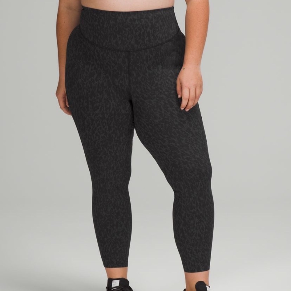 Lululemon Base Pace 25” leggings Size 4